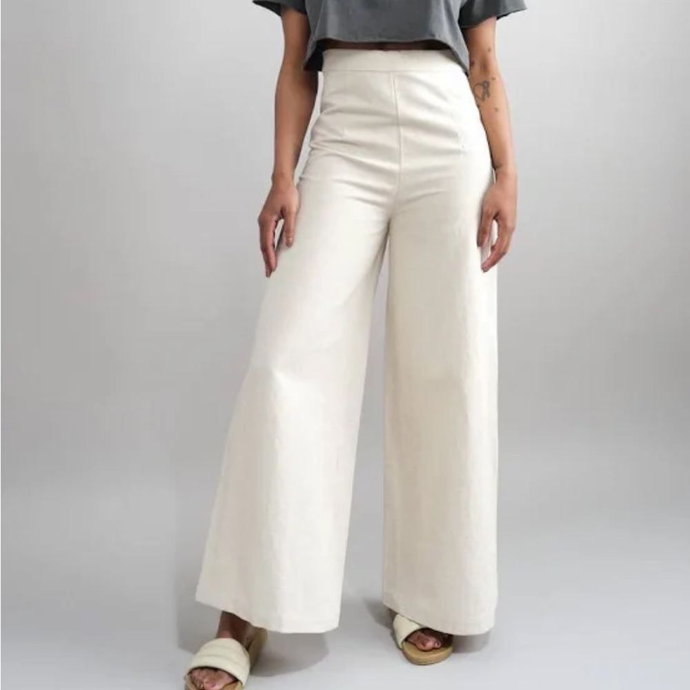 7115 by Szeki Signature Wide Leg Trousers - Linen Off White